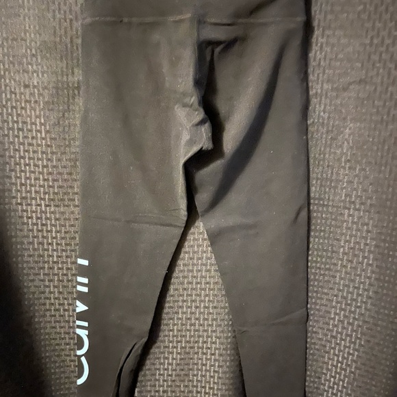 Ladies Calvin Klein Performance Stretch Size M Capri Work Out Leggings Black - Picture 8 of 8